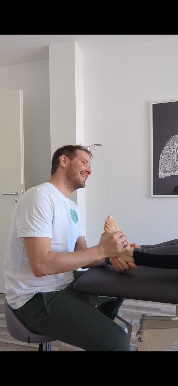 TECAR-Therapie bei Fußverletzung: Schmerzfrei zurück nach Fußballverletzungen